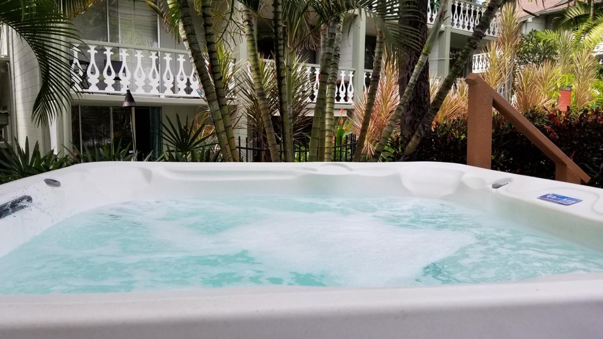 Downtown Hawaiian Paradise Condo With Hot Tub, Pool & Beach - Kona Islander Inn Kailua-Kona Esterno foto