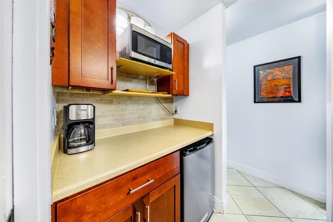 Downtown Hawaiian Paradise Condo With Hot Tub, Pool & Beach - Kona Islander Inn Kailua-Kona Esterno foto