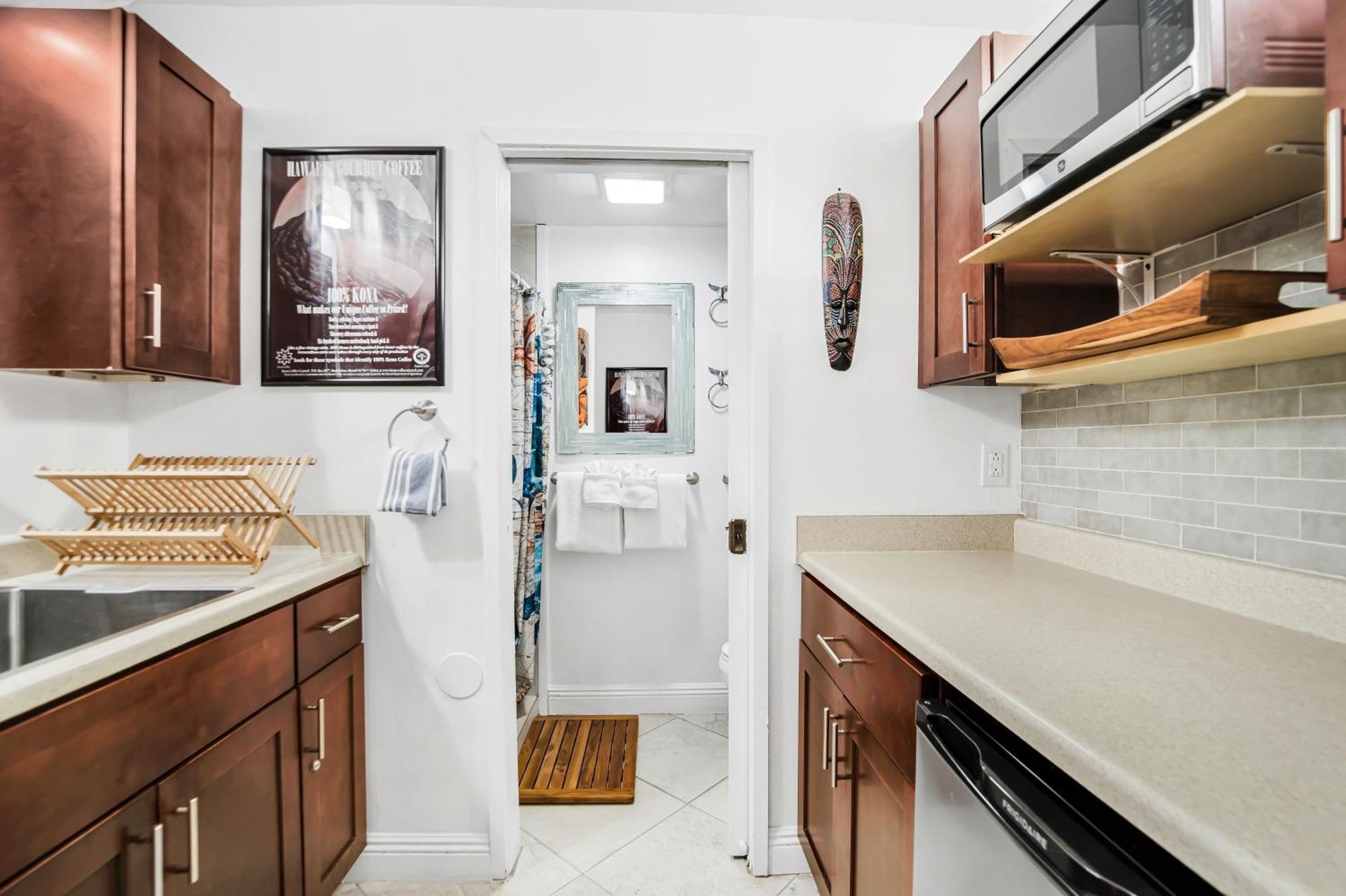 Downtown Hawaiian Paradise Condo With Hot Tub, Pool & Beach - Kona Islander Inn Kailua-Kona Esterno foto